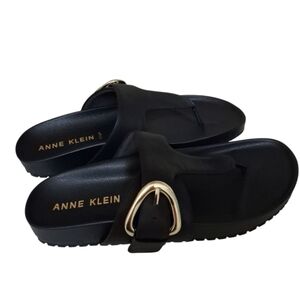 Anne Klein Black Thong Sandals Big Gold Buckle Size 10